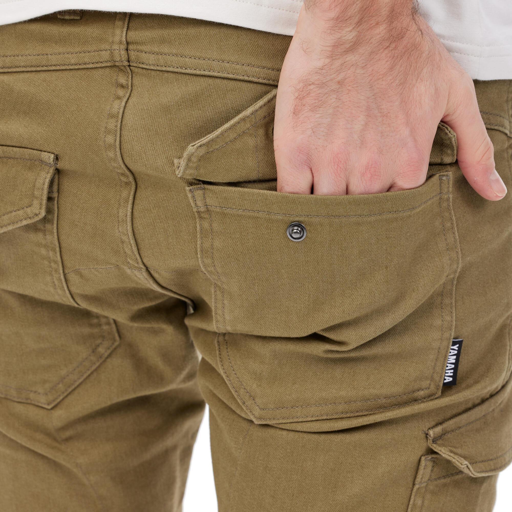 A24-PP102-G2-0L-24-riding-pant-cargo-men-Studio-005