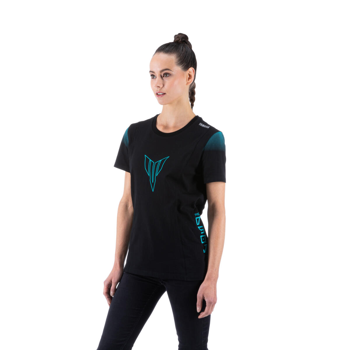 B23-MT201-B0-0M-23-MT-T-shirt-women-Fe-EU-Studio-002_Tablet