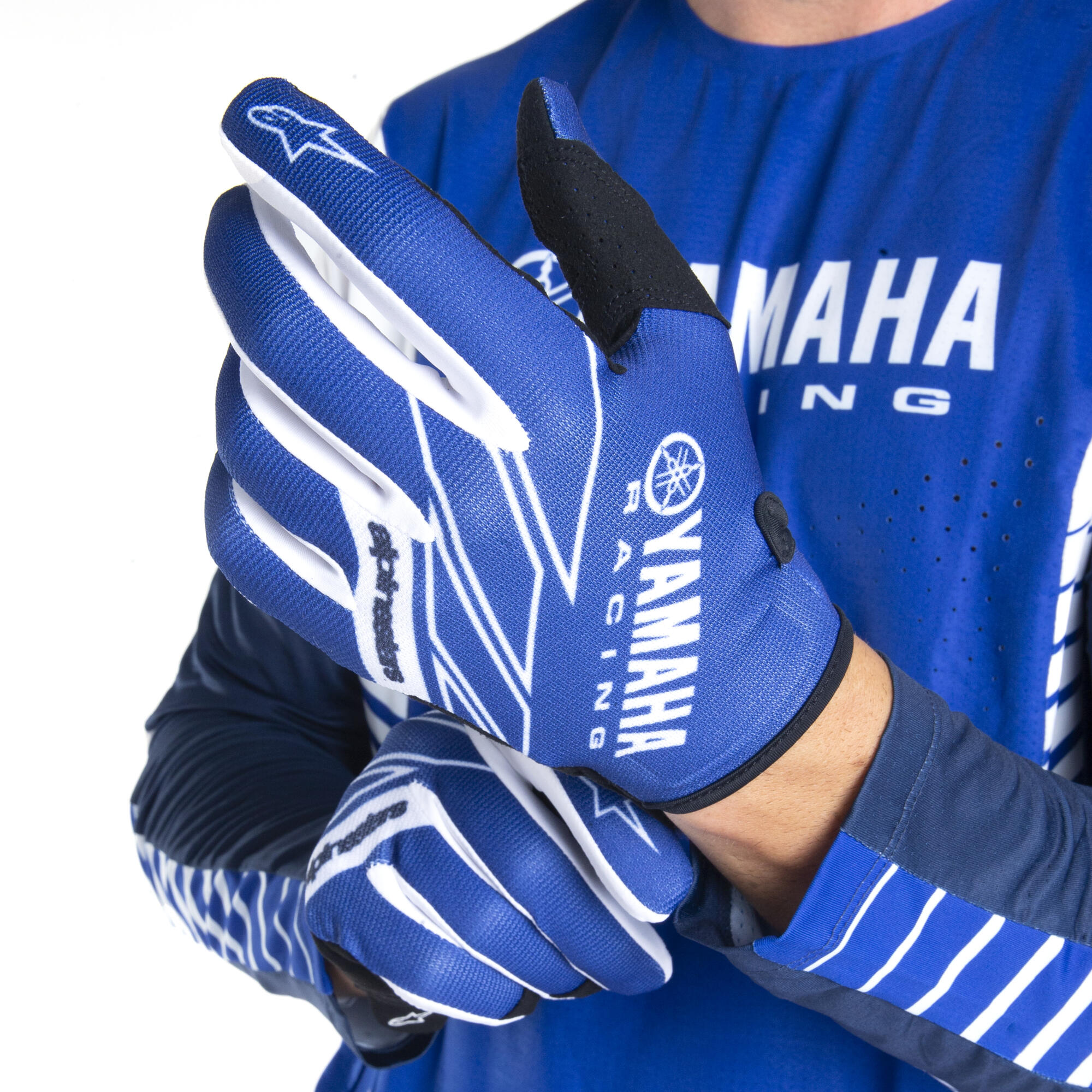 A24-RG105-E0-0L-24-MX-gloves-men-Ykon-Studio-001