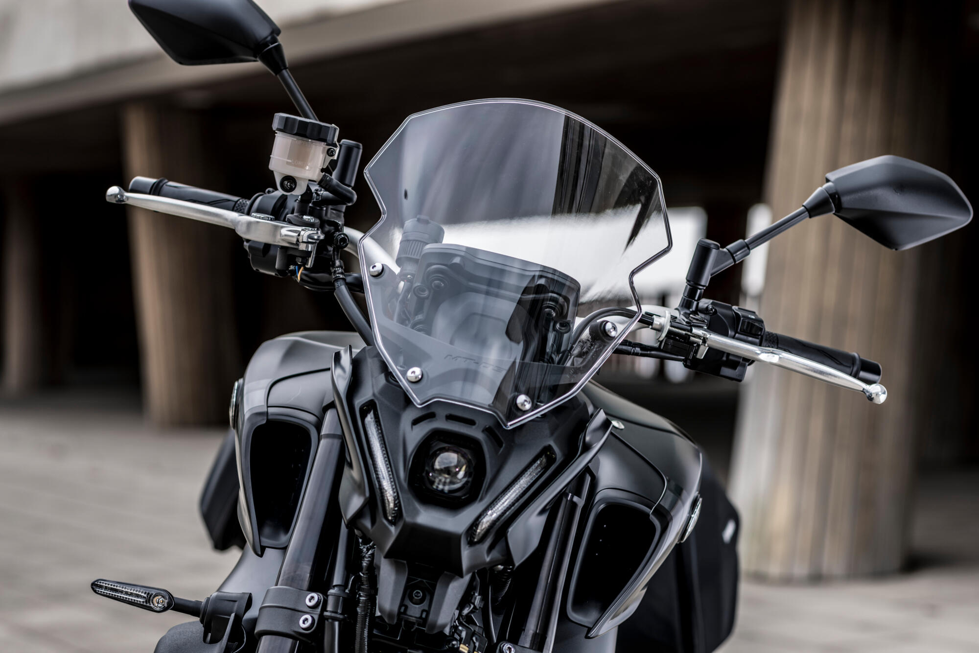 2021-Yamaha-MT09-EU-Tech_Black-Accessorized-detail-010-03