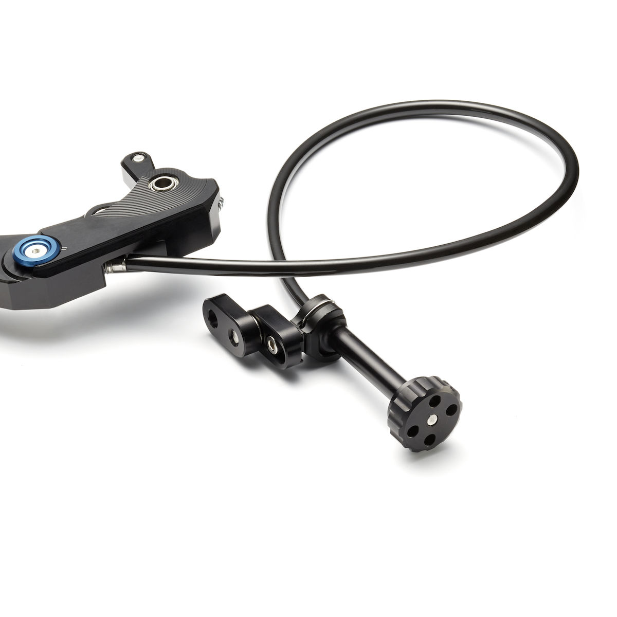 2CR-FRMCT-00-00-Remote-brake-lever-adjuster-Studio-001_Tablet