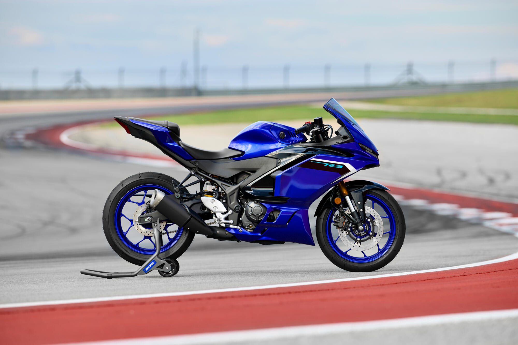 2025-Yamaha-YZF-R320-EU-Icon_Blue-Static-005-03