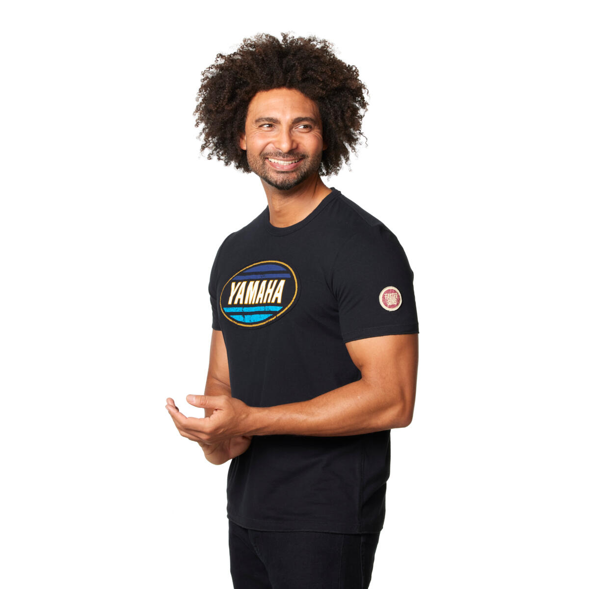 B22-FS102-B0-0L-Faster-Sons-Tshirt-Logo-_Male_-EU-Studio-001_Tablet9lLgareY0BFwU