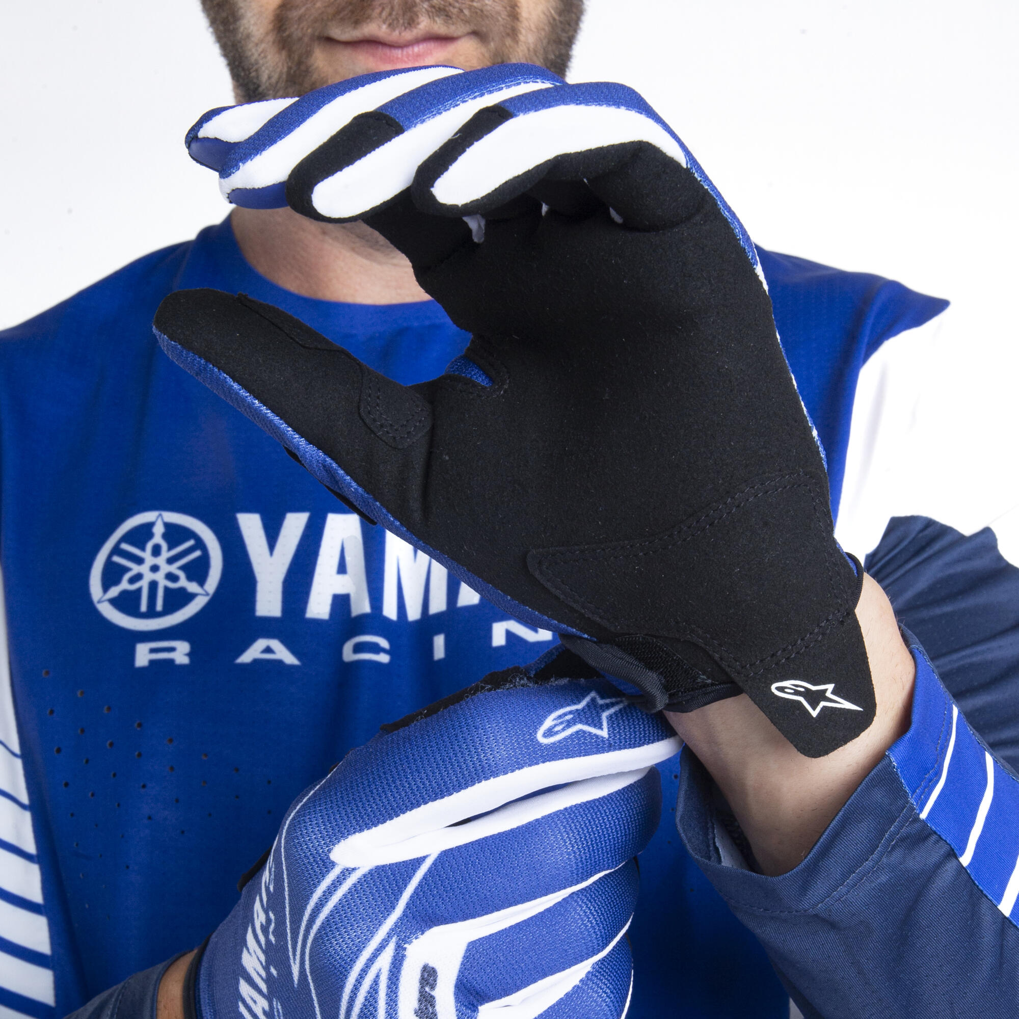A24-RG105-E0-0L-24-MX-gloves-men-Ykon-Studio-002