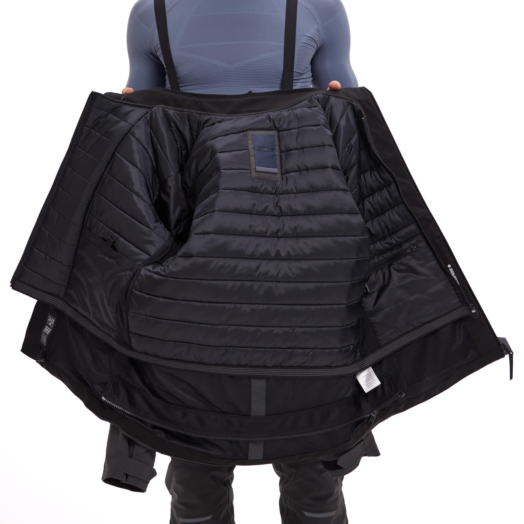A25-STJ01-F0-0L-sport-tour-laminated-jacket-men-Studio-011