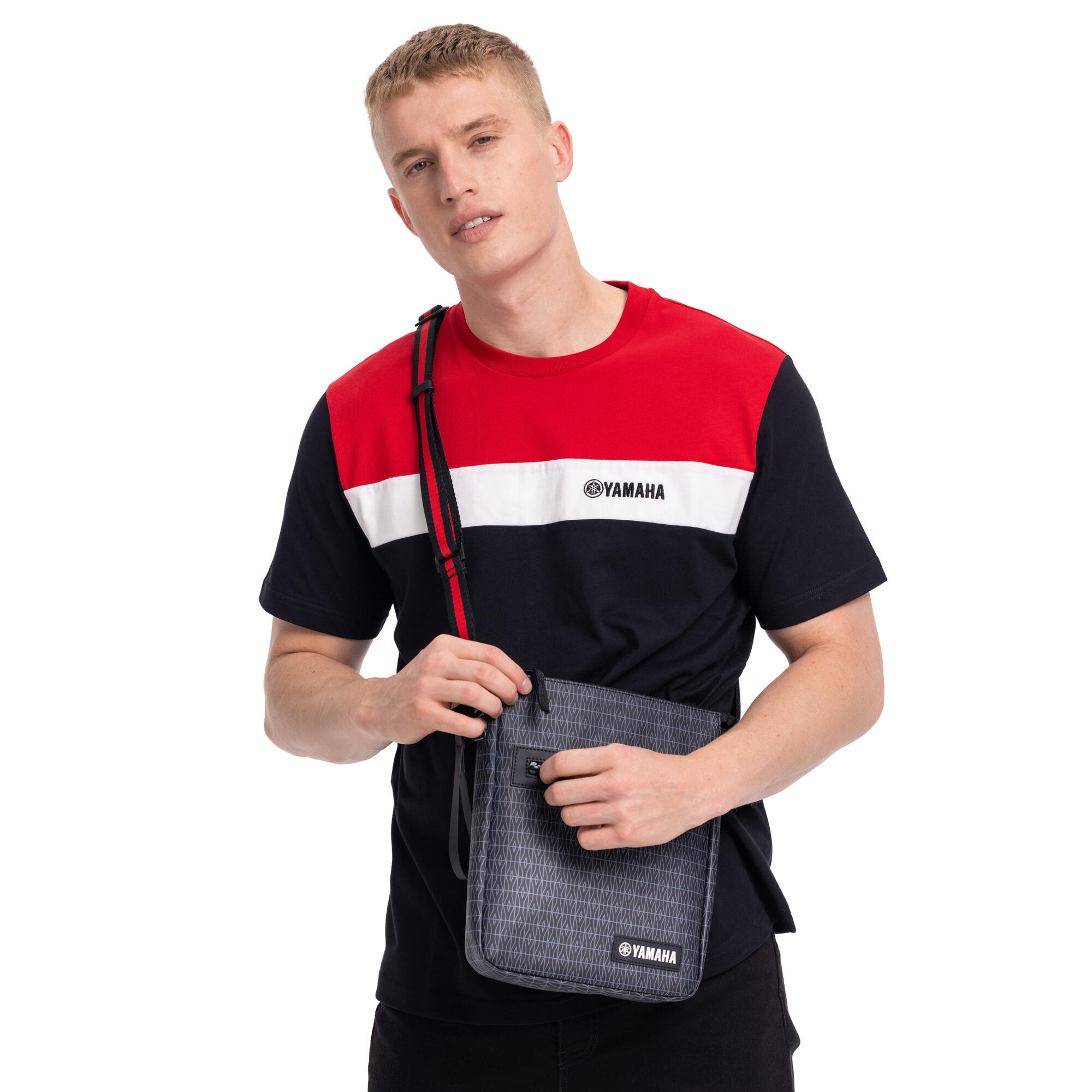 T25-RV003-B7-00-25-Revs-messenger-bag-Vienne-Studio-002