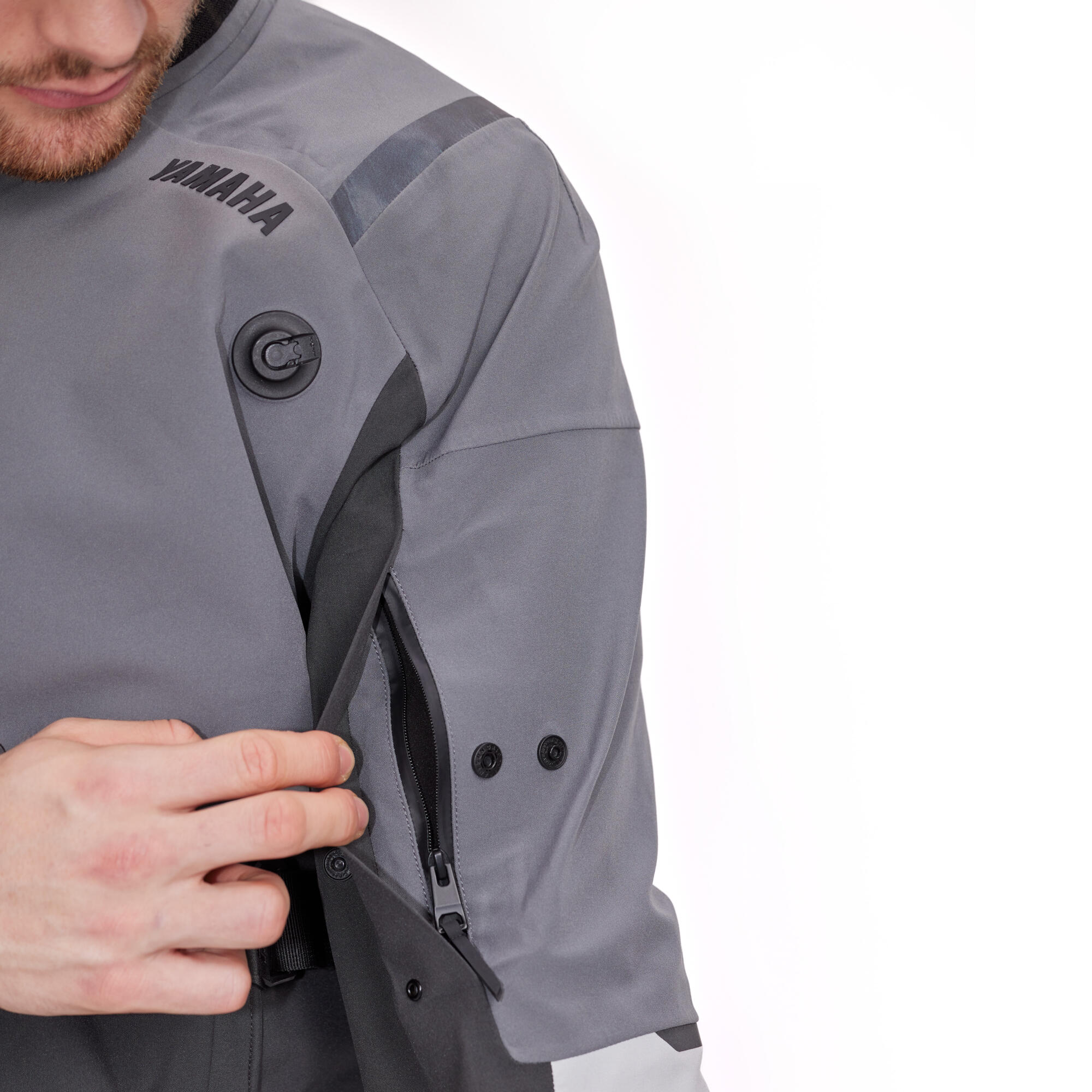 A25-STJ01-F0-0L-sport-tour-laminated-jacket-men-Studio-006