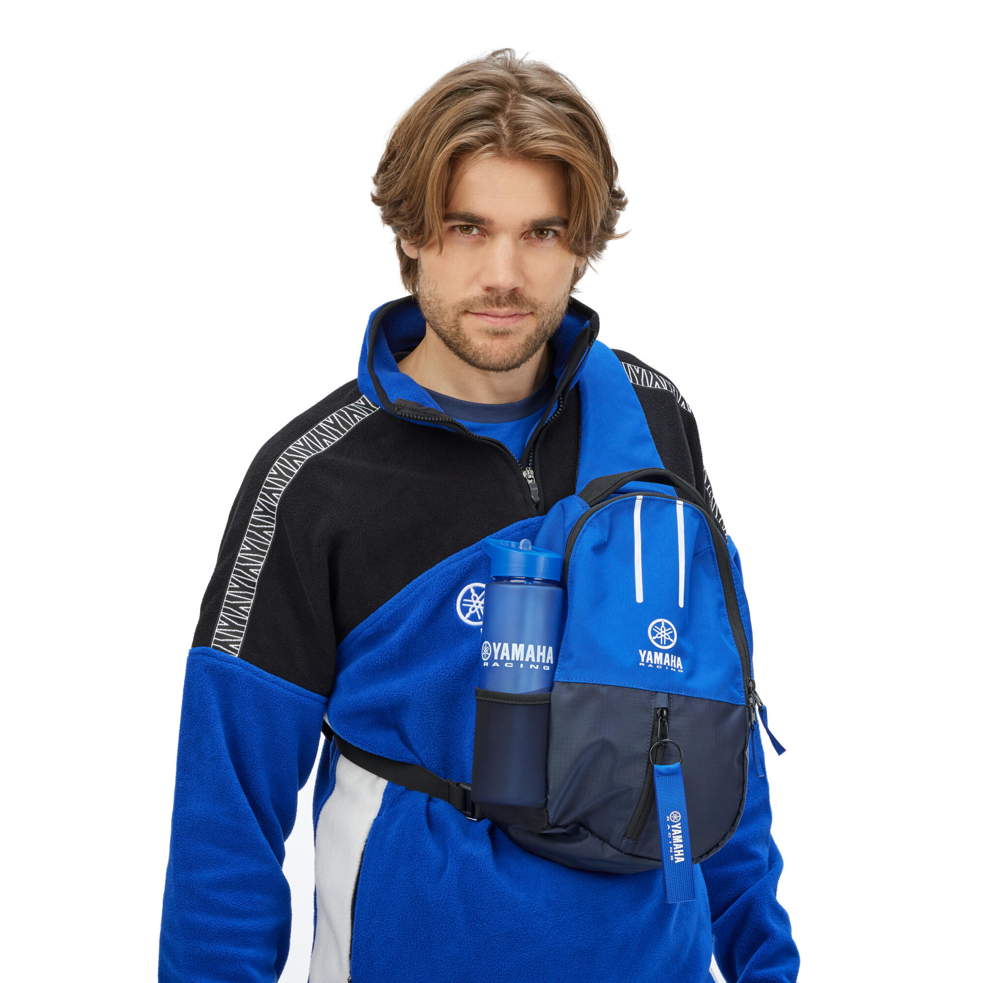 T24-JA003-E0-00-24-PB-sling-bag-Studio-005