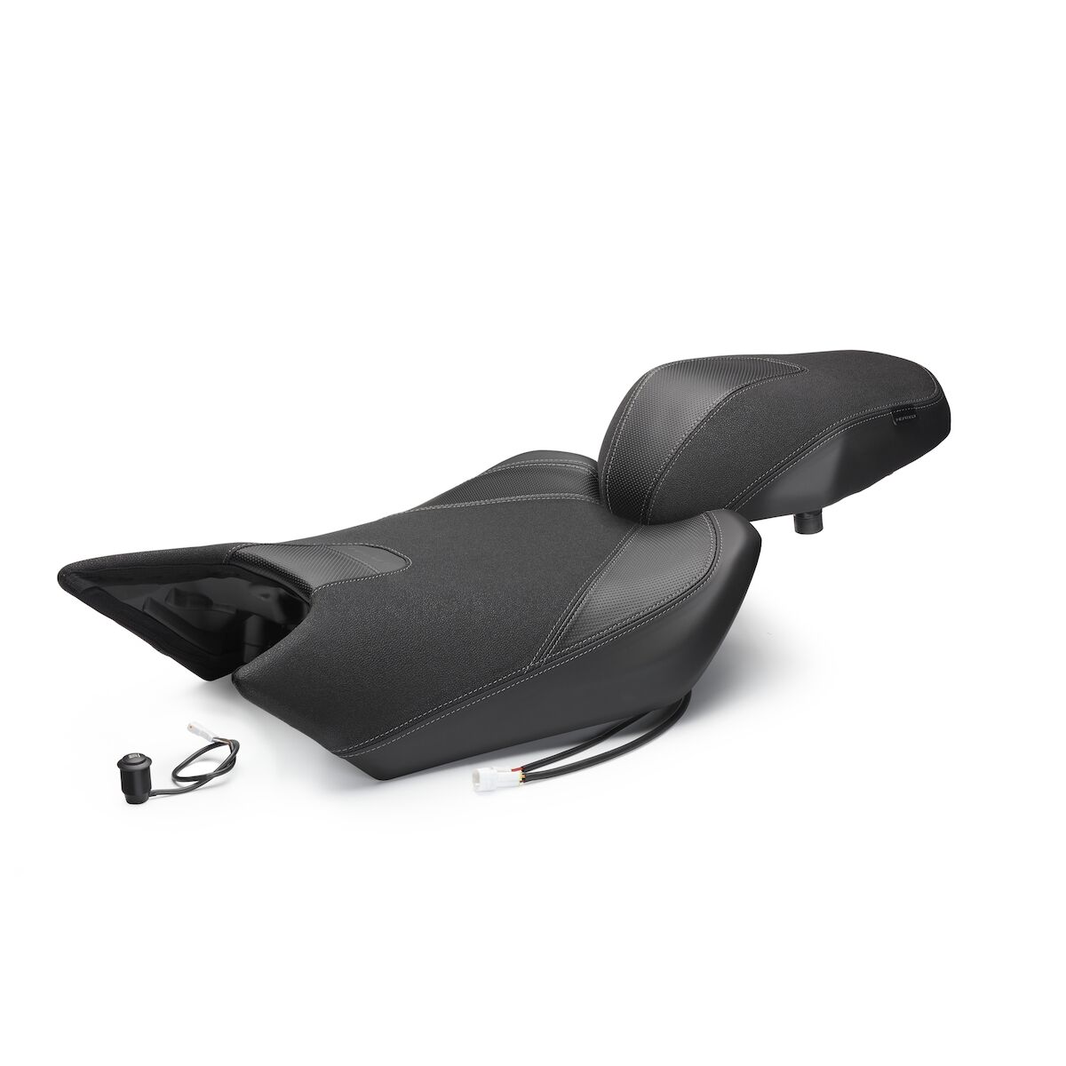 BD5-F47C0-A0-00-HEATED-COMFORT-SEAT-Studio-001_Tablet