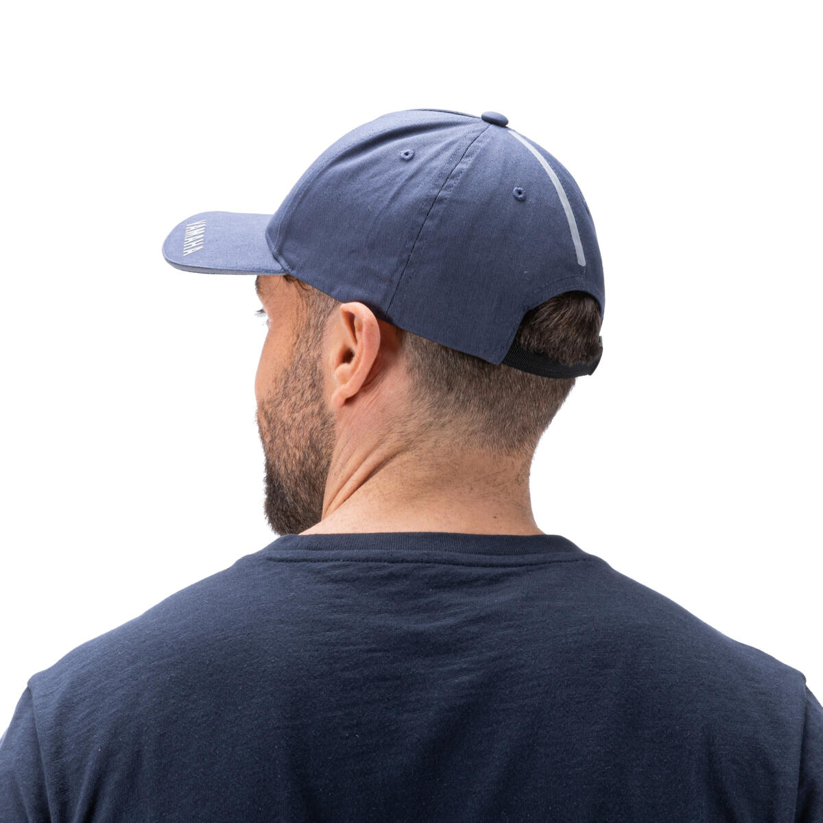 N23-SC301-B0-00-23-Scooter-TMax-adult-cap-EU-Studio-008_Tablet