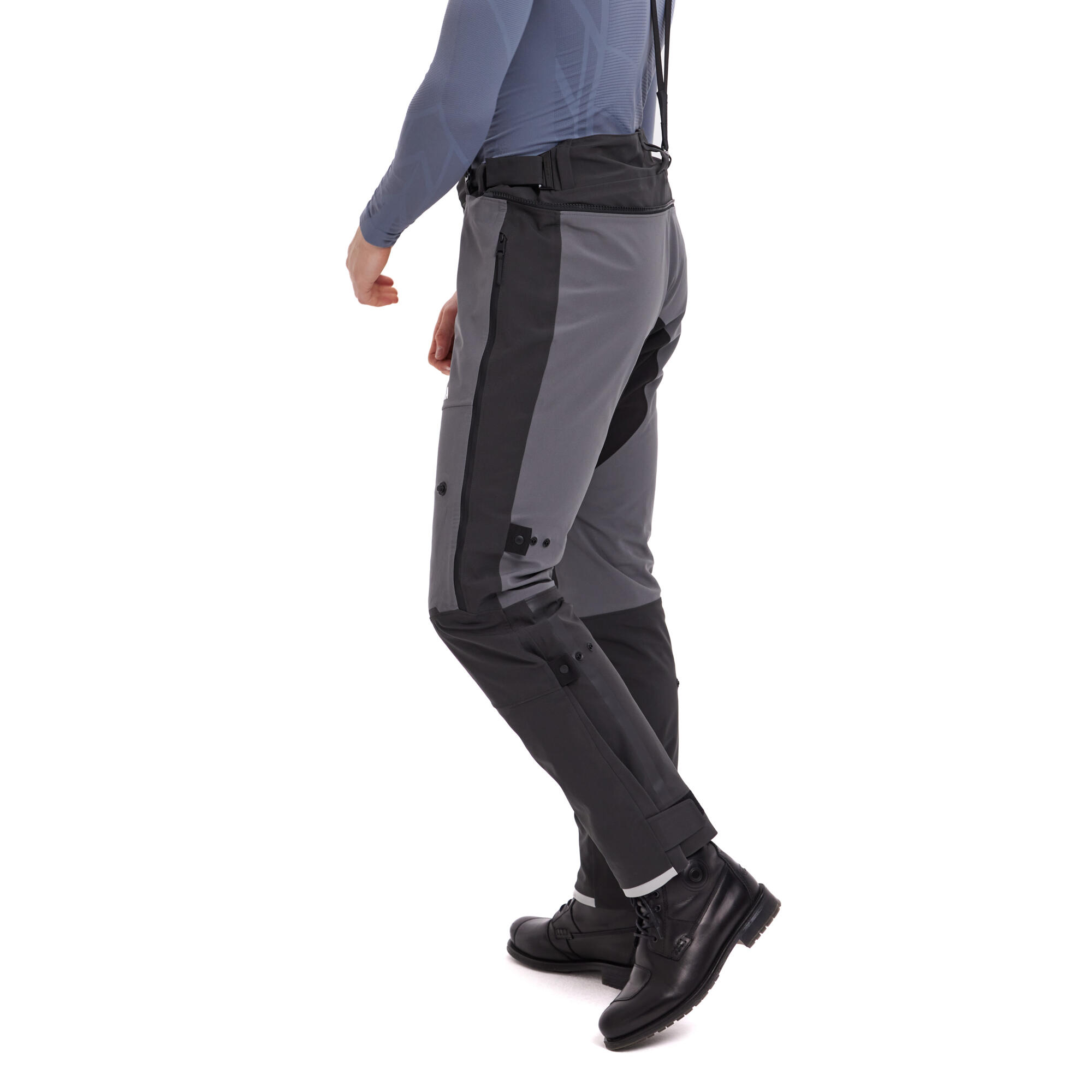 A25-STP01-F0-0L-Sport-Tour-pant-men-Studio-003