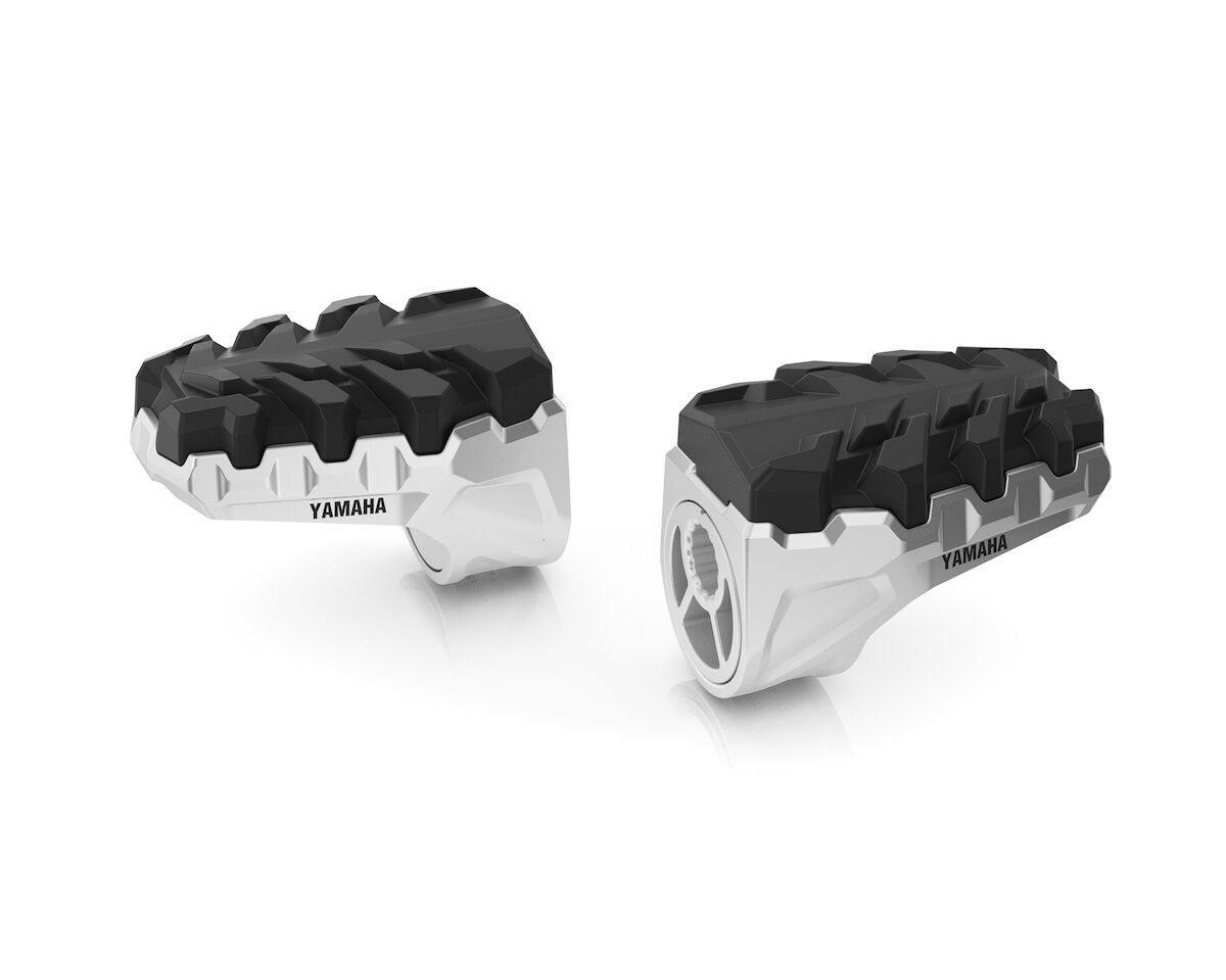 BW3-FADVP-00-00-ADVENTURE-FOOTPEGS-Studio-001_Tablet