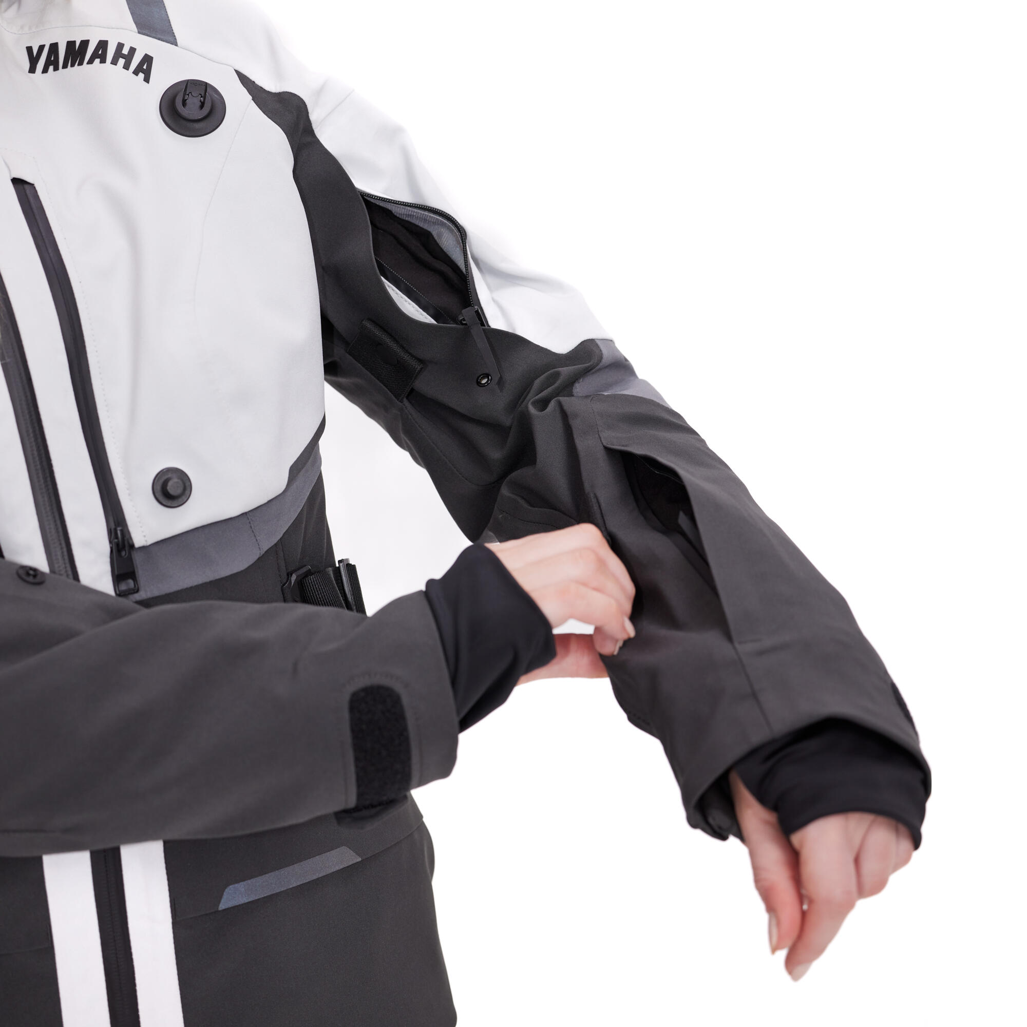 A25-STJ02-F2-0M-25-sport-tour-jacket-women-Studio-011