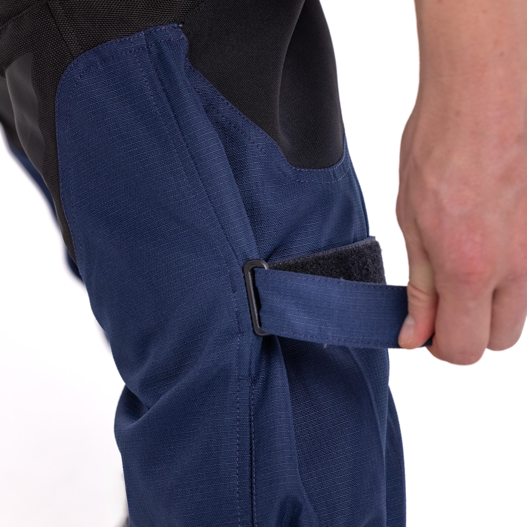 A25-ADP01-E4-0L-adventure-pant-men-Studio-006