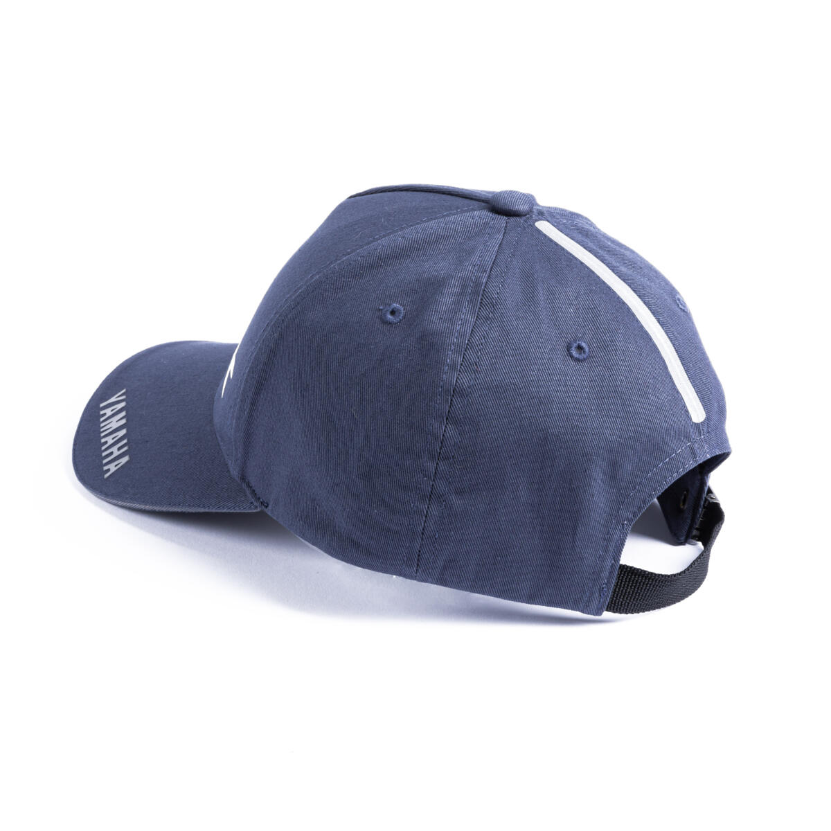 N23-SC301-B0-00-23-Scooter-TMax-adult-cap-EU-Studio-004_Tablet