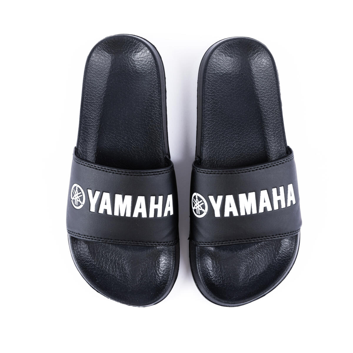 N23-RV305-B9-37-Yamaha-REVS-Beach-Sliders-black-EU-Studio-012_Tablet