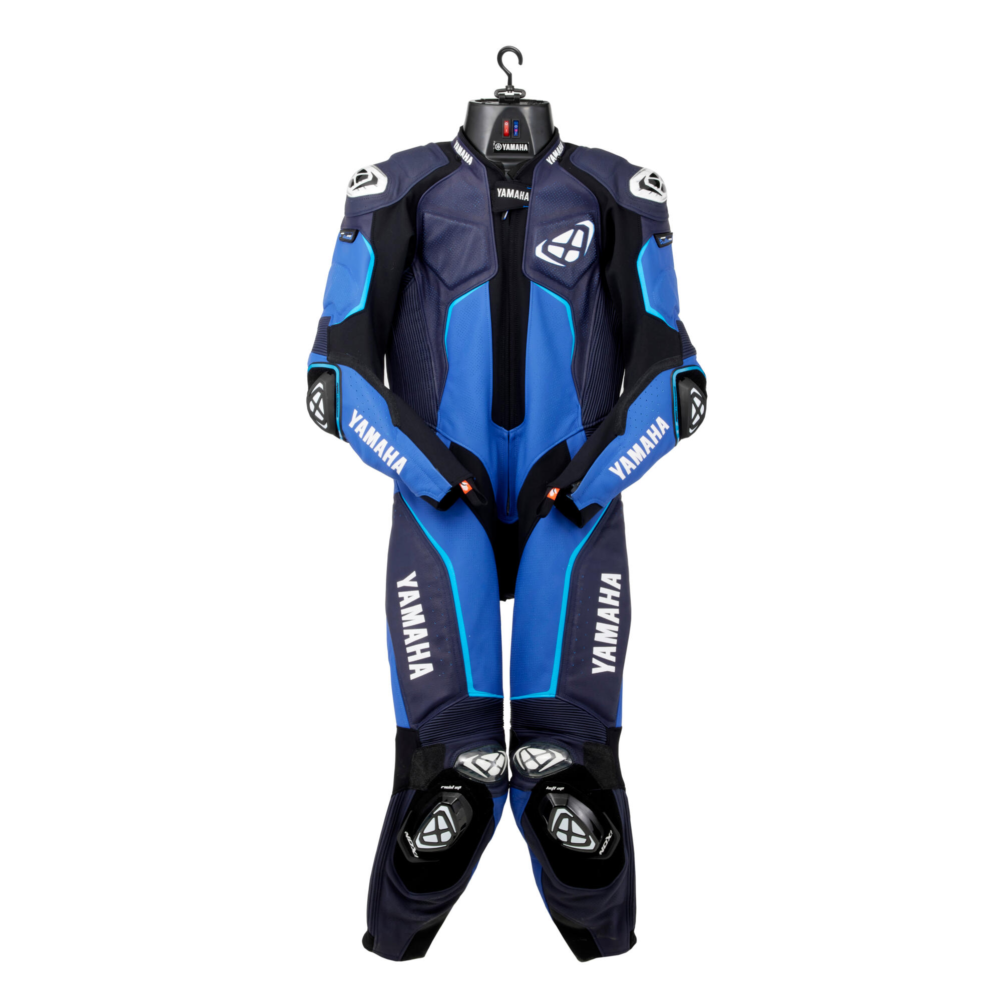 CAP-SUITD-RW-00-RACING-SUIT-DRYER_WARMER-EU-Studio-002