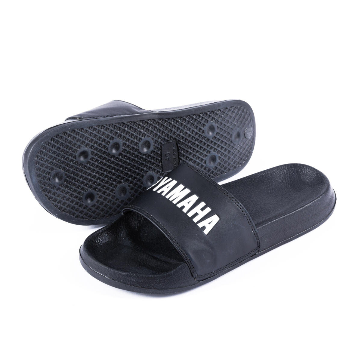 N23-RV305-B9-37-Yamaha-REVS-Beach-Sliders-black-EU-Studio-011_Tablet