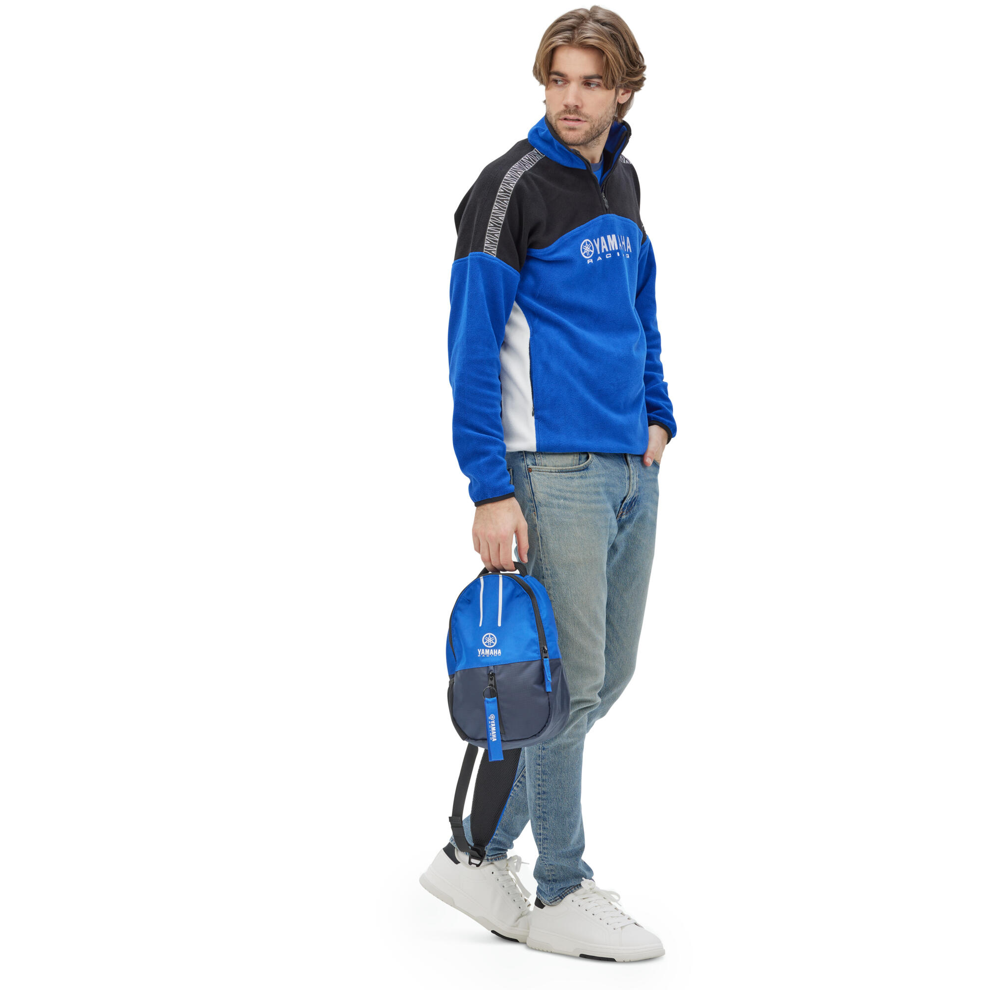 T24-JA003-E0-00-24-PB-sling-bag-Studio-002