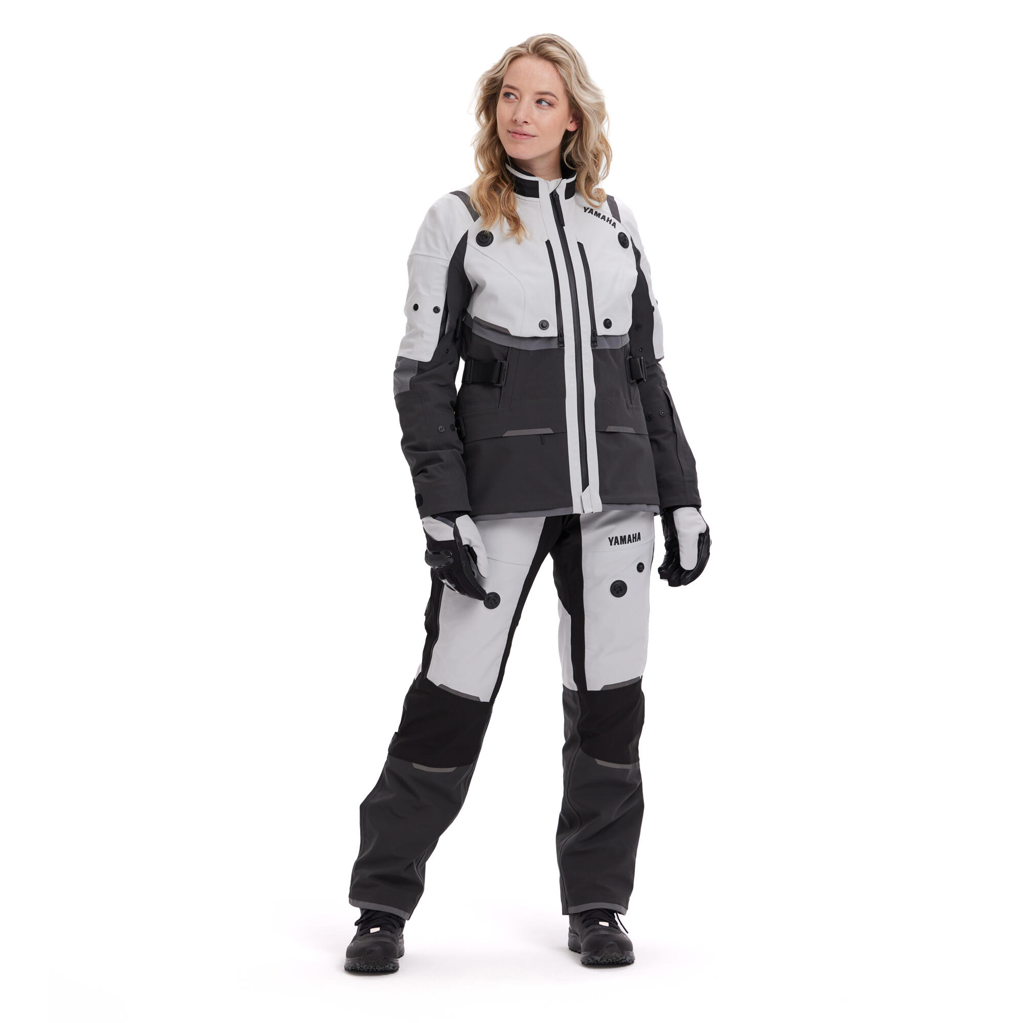 A25-STJ02-F2-0M-25-sport-tour-jacket-women-Studio-001